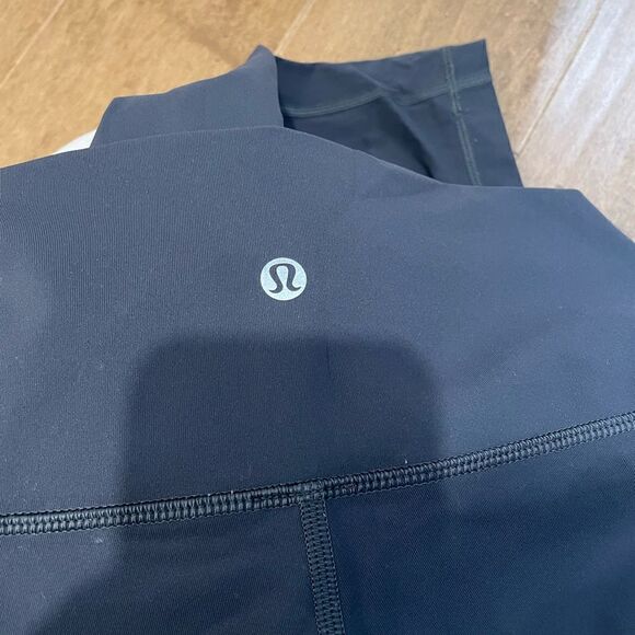 Lululemon Wunder Under Crop (High-Rise) *Full-On Luxtreme 21"
Melanite - Picture 3 of 4